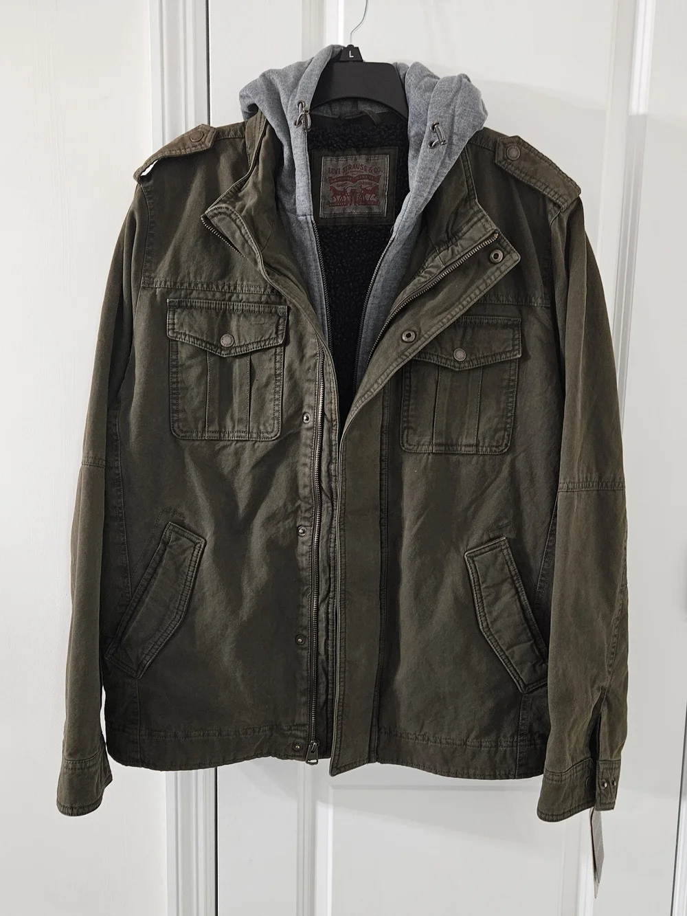 NWT Men's Levi's Military Trucker Jacket with  a Removable Hood and Bib Size L